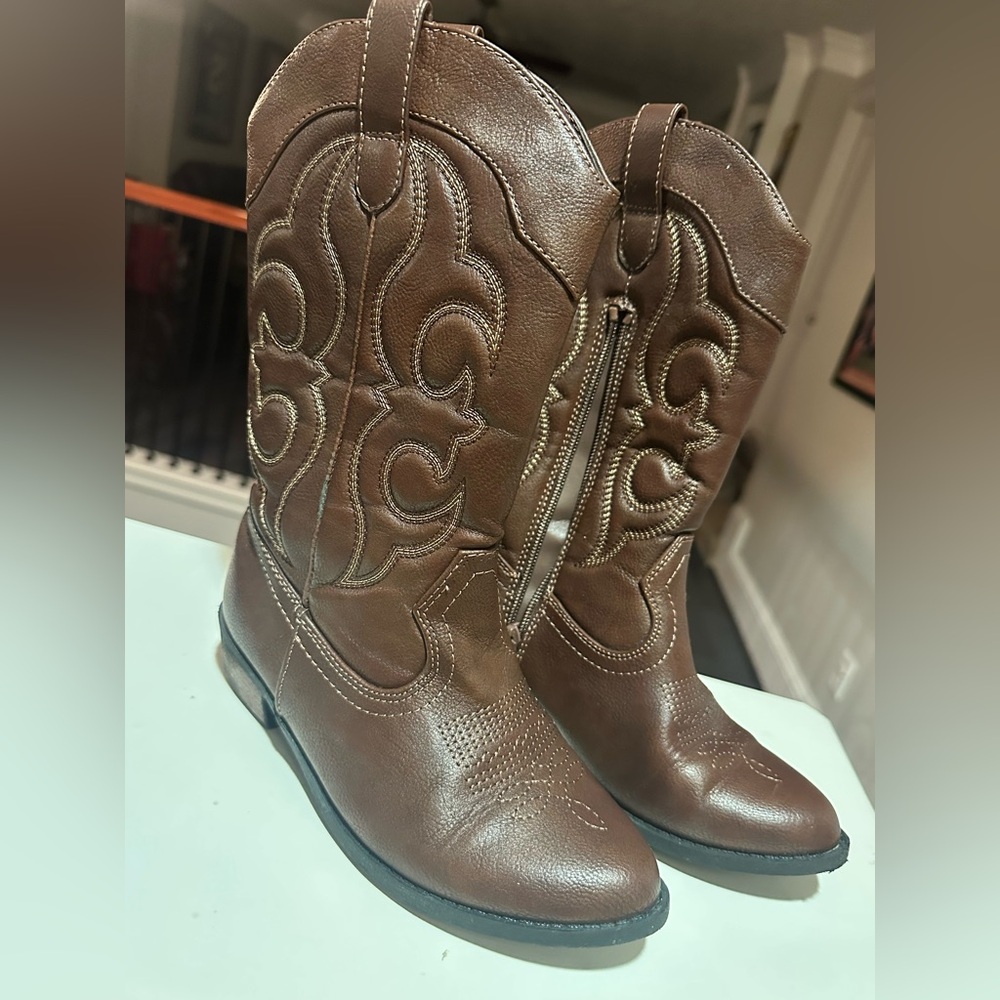 Girls boots - 3 youth